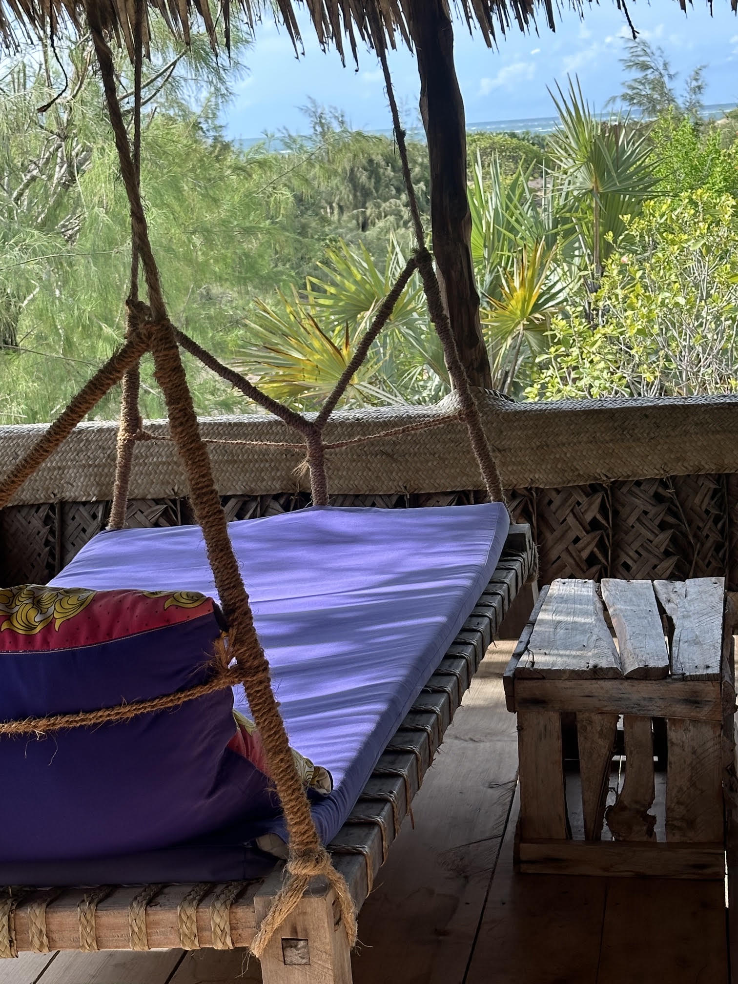 Banda Toto Garden & Ocean View From Swing Beds